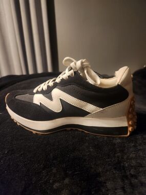 Black & White Steve Madden Sneakers